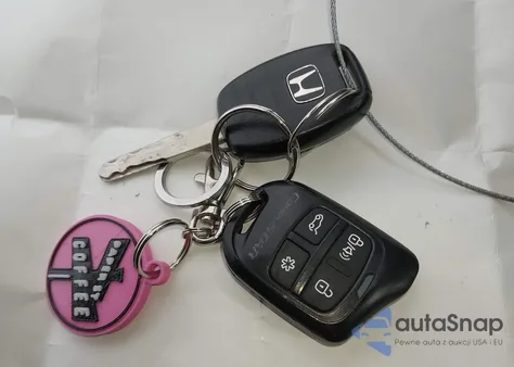 2012 Honda Insight Ex from USA, damaged, VIN JHMZE2H72CS000806